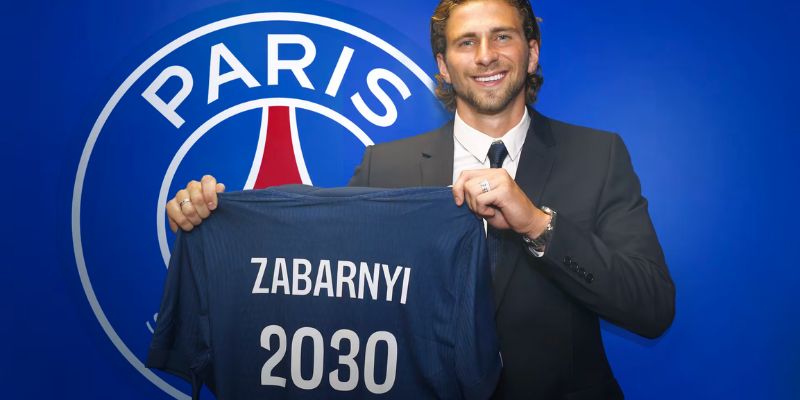 Illya Zabarnyi Cứu Thua Phút 90+5, PSG Giành Chiến Thắng 2 Con đường sự nghiệp của Illya Zabarnyi